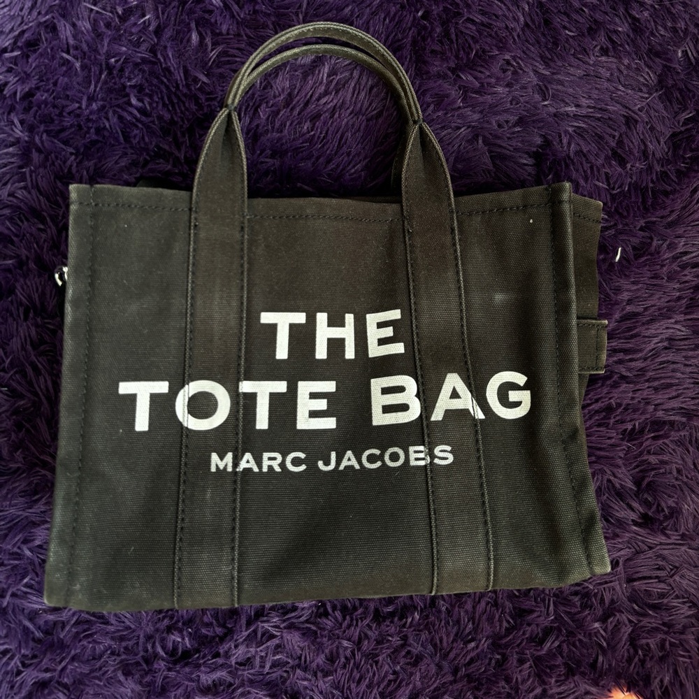 MARC JACOBS THE TOTE BAG black medium size